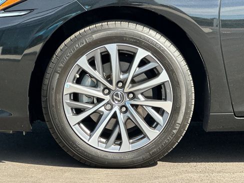 Used 2024 Lexus ES 350 w/ Accessory Package (Z2) FWD image 35