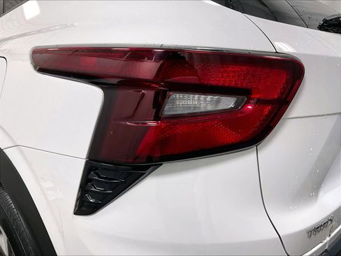 Used 2025 Chevrolet Trax LT w/ LT Convenience Package image 34