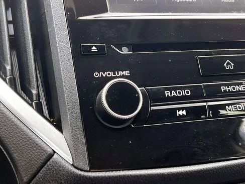 Used 2019 Subaru Impreza 2.0i Premium image 33