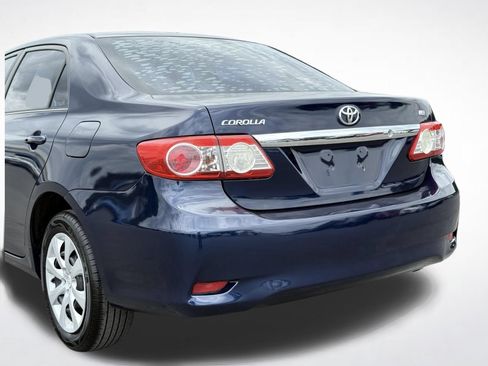 Used 2013 Toyota Corolla LE FWD image 3