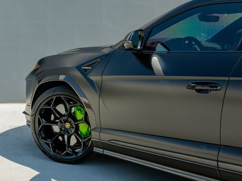 Used 2024 Lamborghini Urus Performante AWD/4WD image 48