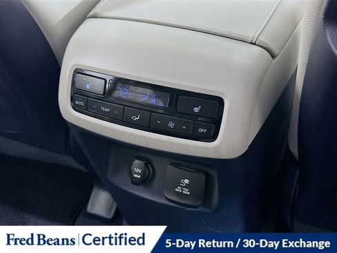 Used 2021 Hyundai Palisade SEL w/ Premium Package image 17