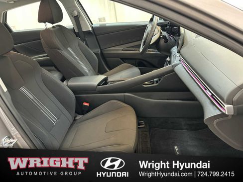 Certified 2025 Hyundai Elantra SEL image 18