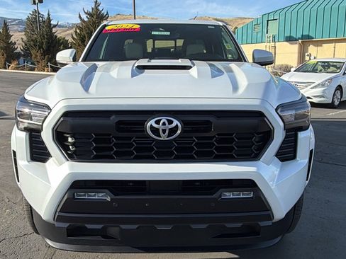 Used 2024 Toyota Tacoma TRD Sport image 8