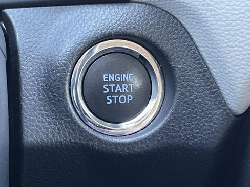 Used 2021 Toyota RAV4 XLE w/ Convenience Package image 32