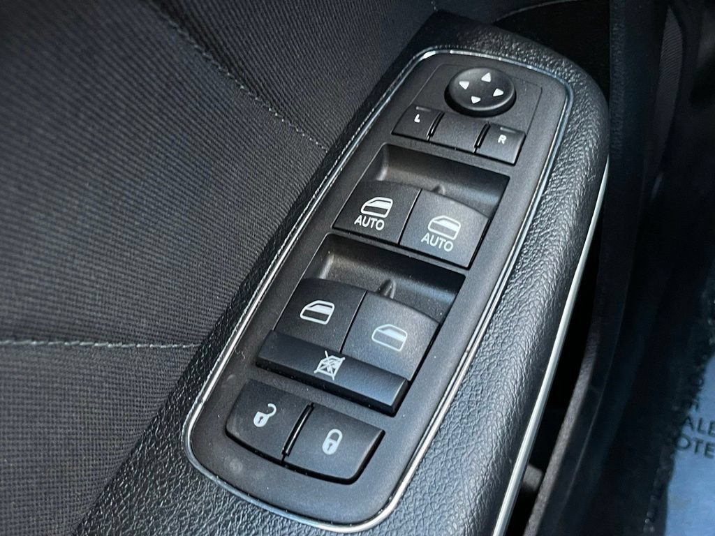 Used 2022 Dodge Charger SXT RWD image 12