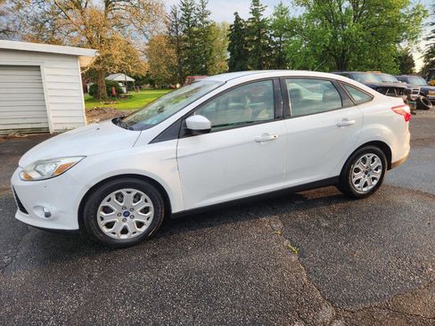 Used 2012 Ford Focus SE FWD image 2