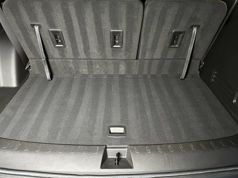 Used 2023 Chevrolet Traverse LT AWD/4WD image 22