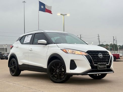 Certified 2023 Nissan Kicks SV FWD image 2