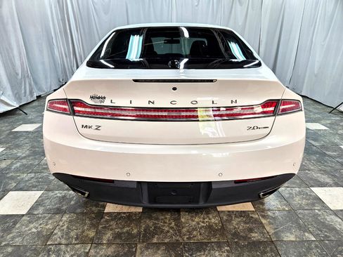 Used 2016 Lincoln MKZ image 4