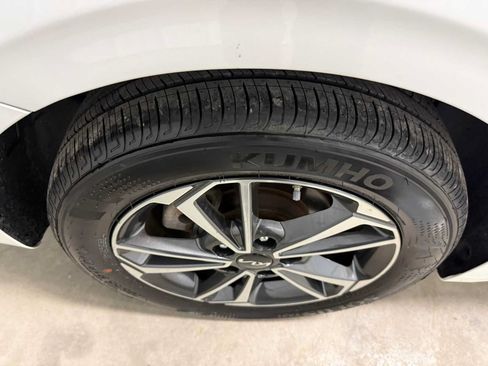 Used 2023 Kia Forte LXS w/ LXS Technology Package FWD image 13