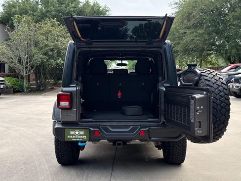 Used 2023 Jeep Wrangler Unlimited AWD/4WD image 14