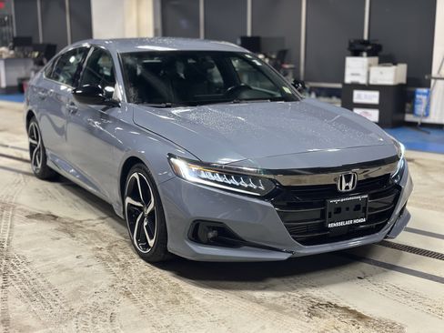 Used 2022 Honda Accord Sport image 3