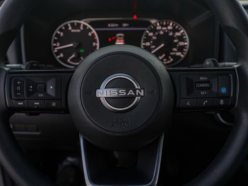 Used 2023 Nissan Rogue SV image 25