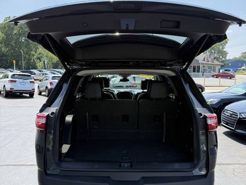 Used 2019 Chevrolet Traverse RS w/ LPO, Floor Liner Package AWD/4WD image 17