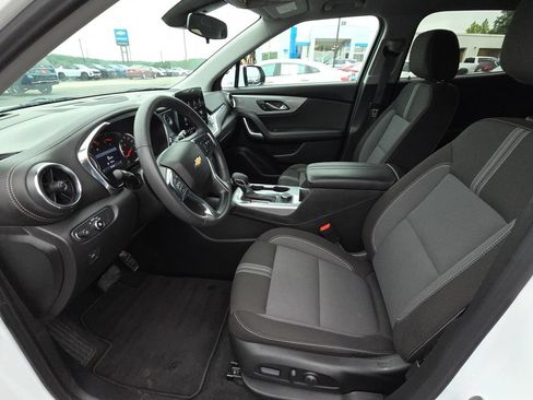 Used 2025 Chevrolet Blazer LT AWD/4WD image 15