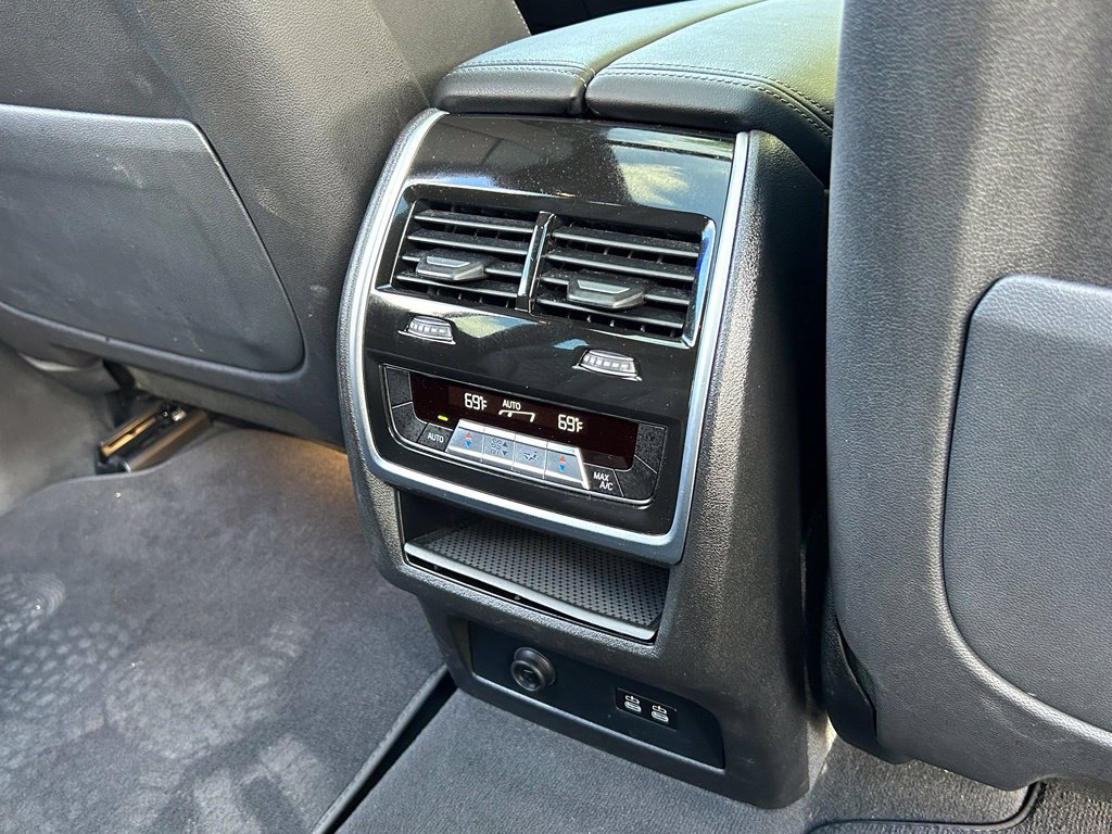 Used 2024 BMW X7 xDrive40i w/ M Sport Package AWD/4WD image 53