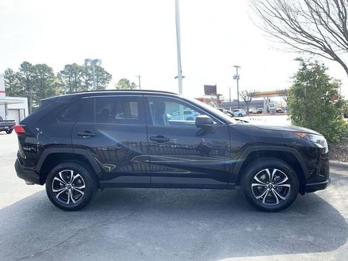 Certified 2019 Toyota RAV4 LE image 9