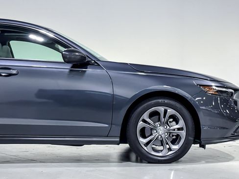 Used 2023 Honda Accord EX image 33