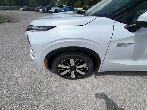 New 2026 Mitsubishi Outlander SEL AWD/4WD image 3