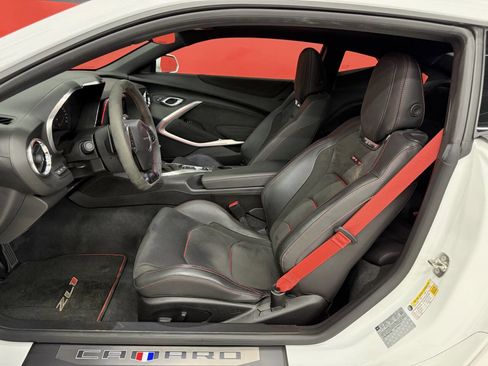 Used 2018 Chevrolet Camaro ZL1 RWD image 20