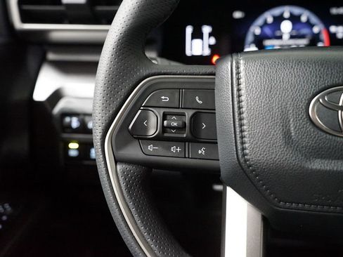 New 2026 Toyota 4Runner SR5 AWD/4WD image 16