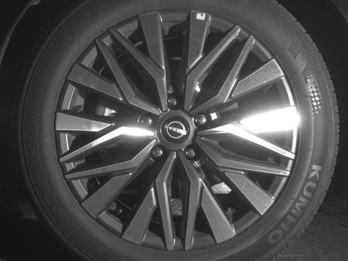 Used 2025 Nissan Altima 2.5 SV image 12