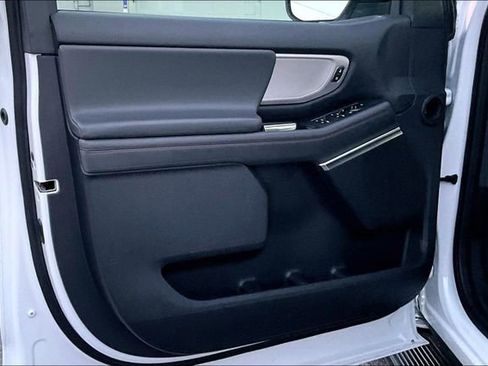 Used 2025 Ford Expedition Max Active image 18