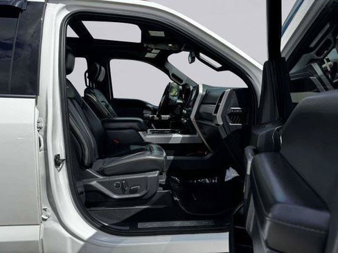 Used 2022 Ford F250 Platinum w/ FX4 Off-Road Package AWD/4WD image 46