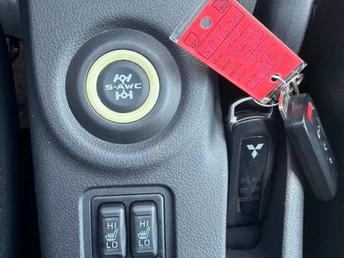 Used 2015 Mitsubishi Outlander GT AWD/4WD image 18