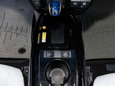 Used 2021 Toyota Prius AWD image 36