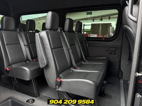 Used 2019 Mercedes-Benz Sprinter 2500 image 22