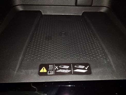 Used 2024 Chevrolet Traverse LT image 24