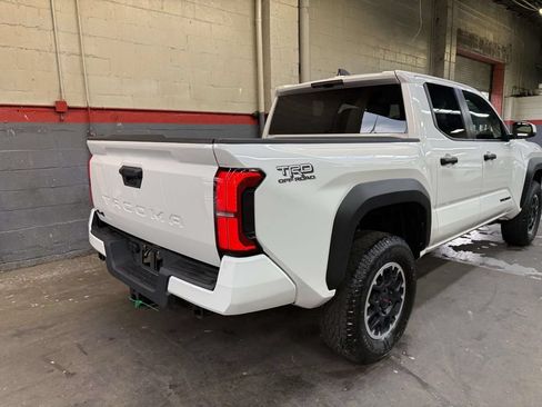 Used 2024 Toyota Tacoma TRD Off-Road AWD/4WD image 16