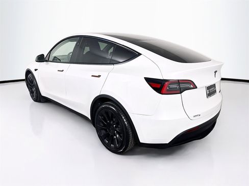 Used 2023 Tesla Model Y Long Range image 5