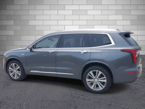 Certified 2022 Cadillac XT6 Premium Luxury AWD/4WD image 2