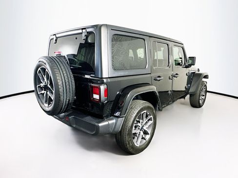 Used 2024 Jeep Wrangler Unlimited AWD/4WD image 9