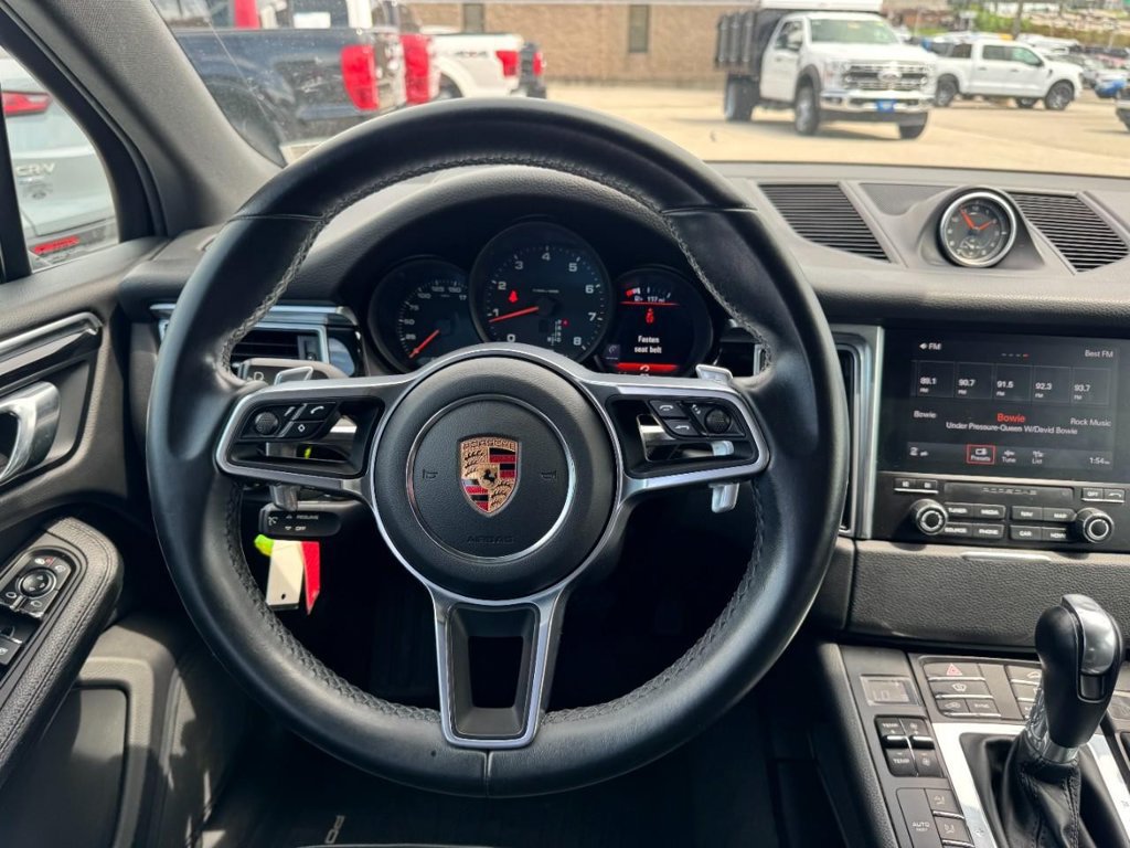 Used 2018 Porsche Macan AWD/4WD image 11