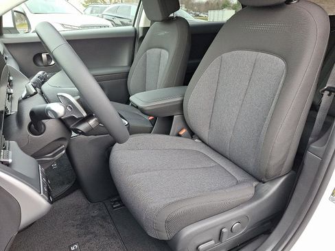 New 2026 Hyundai Ioniq 5 SE image 7