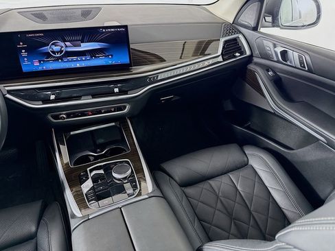 Used 2024 BMW X7 xDrive40i w/ Premium Package AWD/4WD image 25