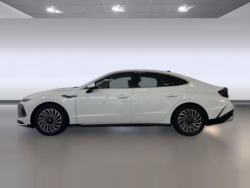 Used 2024 Hyundai Sonata Limited FWD image 2