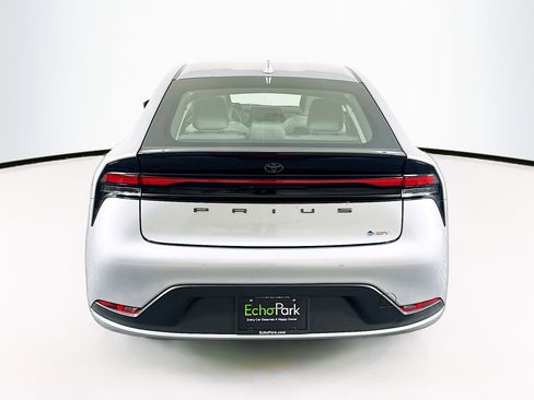 Used 2025 Toyota Prius LE image 7