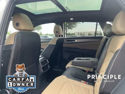 Used 2024 Volkswagen Atlas Cross Sport SE w/ Panoramic Sunroof Package FWD image 30
