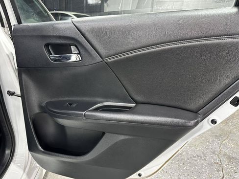 Used 2016 Honda Accord Sport image 33