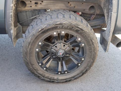 Used 2017 GMC Sierra 2500 Denali w/ Suspension Package, Off-Road AWD/4WD image 30