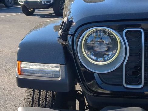 Certified 2024 Jeep Wrangler Unlimited Sahara w/ Technology Group image 10