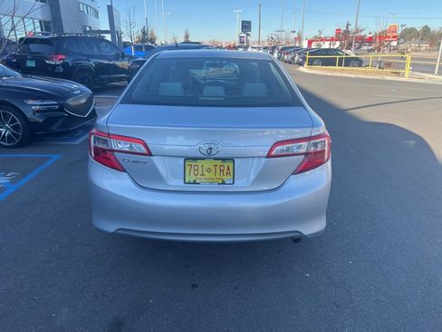 Used 2012 Toyota Camry LE image 6