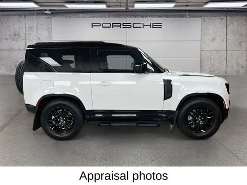 Used 2025 Land Rover Defender 90 X-Dynamic SE AWD/4WD image 8