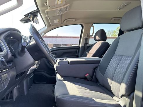 Used 2021 Nissan Titan SV w/ Accessory Utility Package image 11