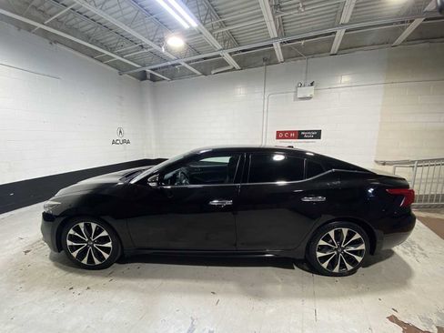 Used 2017 Nissan Maxima SR image 3